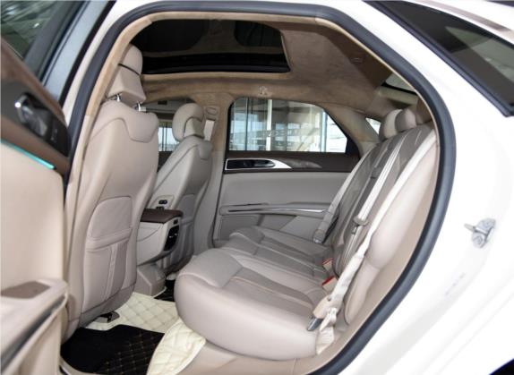 林肯MKZ 2015款 2.0T 总统系列 车厢座椅   后排空间