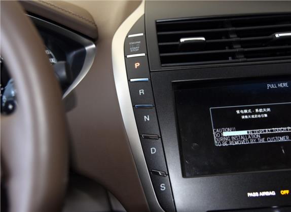 林肯MKZ 2015款 2.0T 总统系列 中控类   挡把