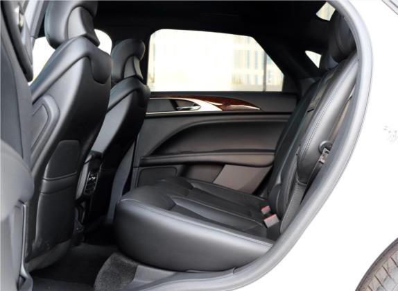 林肯MKZ 2018款 2.0H 混动尊享版 车厢座椅   后排空间