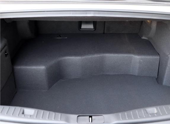 林肯MKZ 2018款 2.0H 混动尊享版 车厢座椅   后备厢