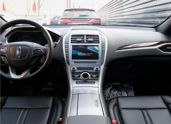 林肯MKZ 2019款 2.0T 尊享版 国VI 中控类   中控台