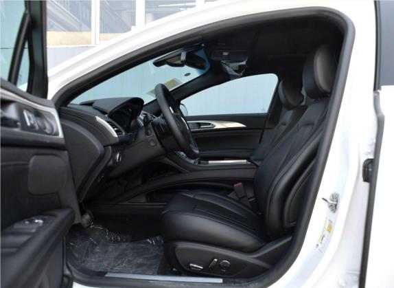 林肯MKZ 2020款 2.0T MONO限量尊耀版 MONO WHITE 车厢座椅   前排空间