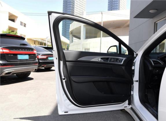 林肯MKZ 2020款 2.0T MONO限量尊耀版 MONO WHITE 车厢座椅   前门板