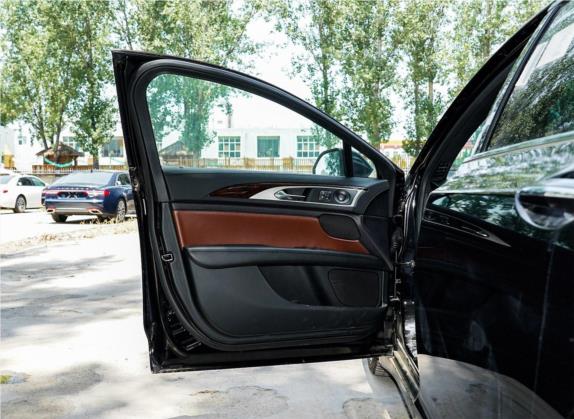 林肯MKZ 2020款 2.0T 尊耀版 车厢座椅   前门板