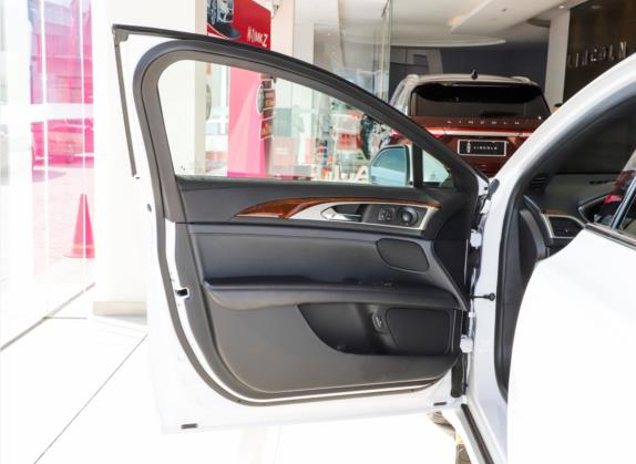 林肯MKZ 2020款 2.0H 混动尊耀版 车厢座椅   前门板
