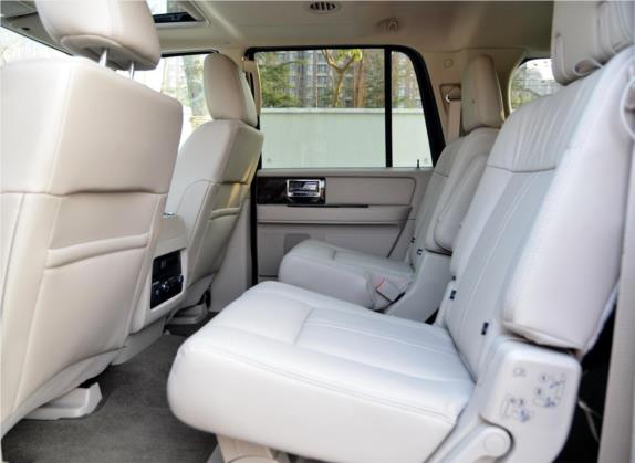 领航员 2016款 3.5T AWD 车厢座椅   后排空间