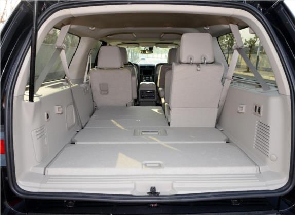 领航员 2016款 3.5T AWD 车厢座椅   后备厢