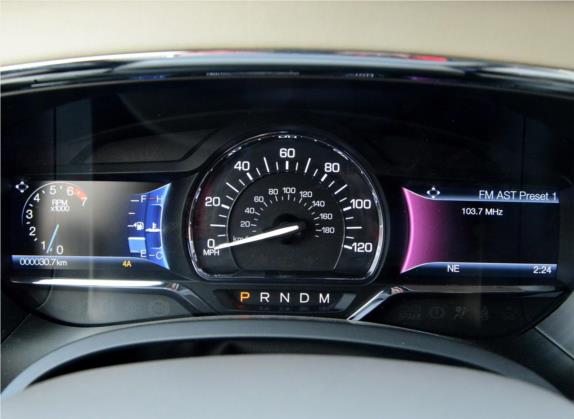 领航员 2016款 3.5T AWD 中控类   仪表盘