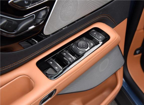 飞行家 2020款 3.0T V6 四驱总统版 车厢座椅   门窗控制