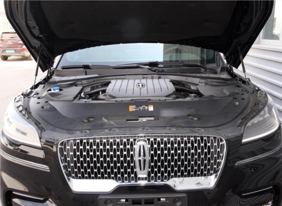 飞行家 2020款 3.0T V6 四驱尊雅版 其他细节类   发动机舱