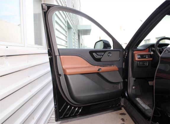 飞行家 2020款 3.0T V6 四驱尊雅版 车厢座椅   前门板