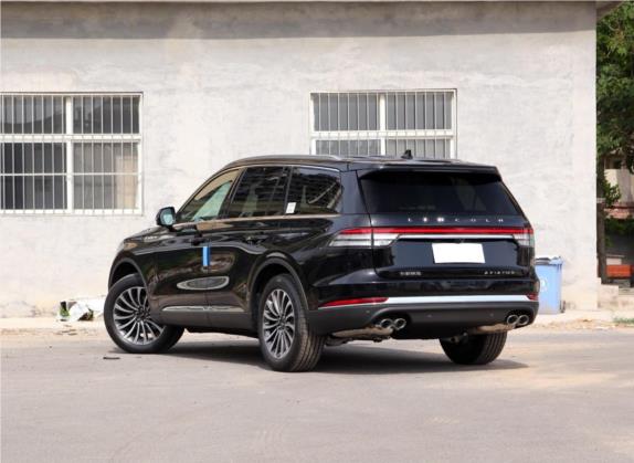 飞行家 2020款 3.0T V6 四驱尊雅版 外观   斜后