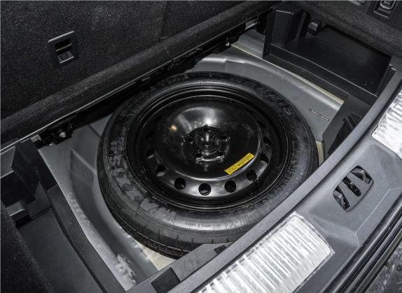 飞行家 2020款 3.0T V6 两驱尊悦版 其他细节类   备胎