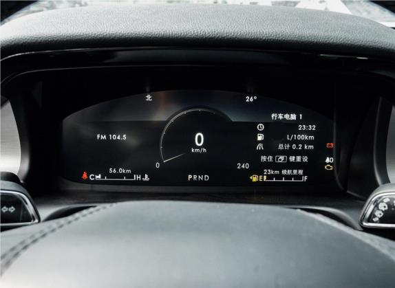 飞行家 2020款 3.0T V6 两驱尊悦版 中控类   仪表盘