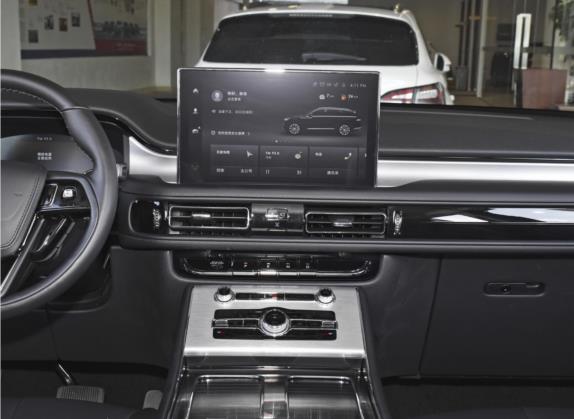 飞行家 2021款 3.0T V6 两驱尊悦版 中控类   中控台