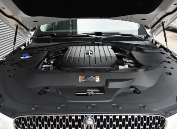 飞行家 2021款 3.0T V6 四驱尊享版 其他细节类   发动机舱