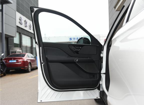 飞行家 2021款 3.0T V6 四驱尊享版 车厢座椅   前门板