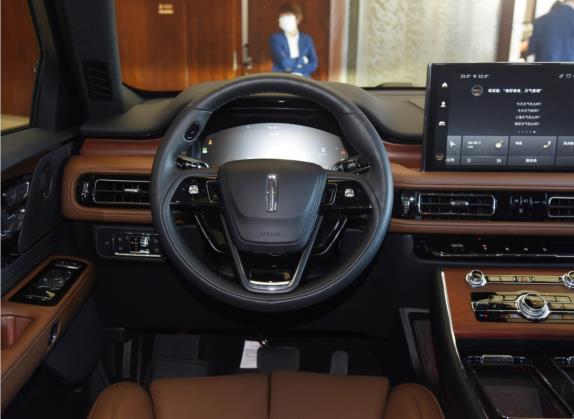 飞行家 2021款 3.0T V6 四驱尊雅版 中控类   驾驶位