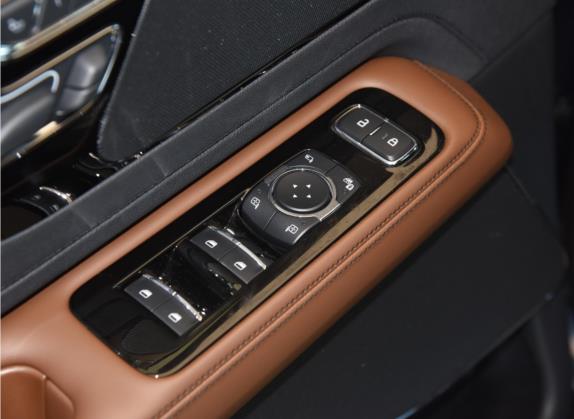 飞行家 2021款 3.0T V6 四驱尊雅版 车厢座椅   门窗控制