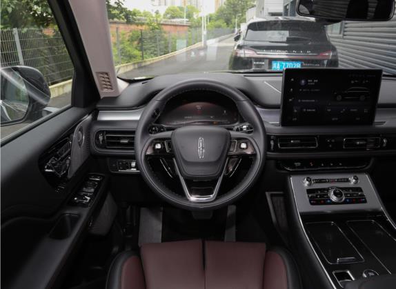 飞行家 2021款 3.0T V6 四驱MONO限量版 中控类   驾驶位