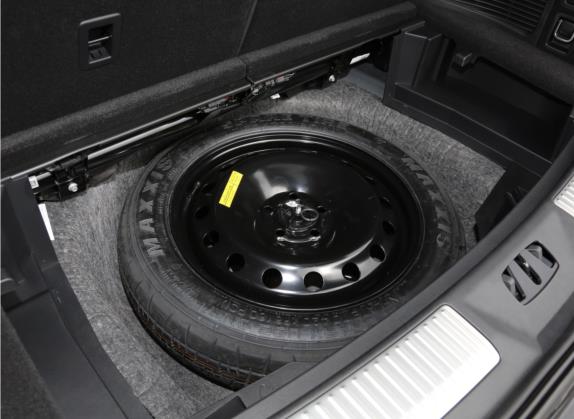 飞行家 2021款 3.0T V6 四驱MONO限量版 其他细节类   备胎