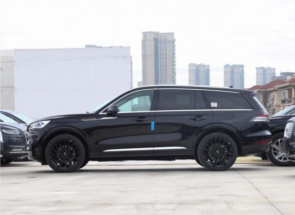 飞行家 2021款 3.0T V6 四驱MONO限量版 外观   正侧