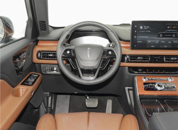 飞行家 2022款 3.0T V6 四驱尊雅版 中控类   驾驶位