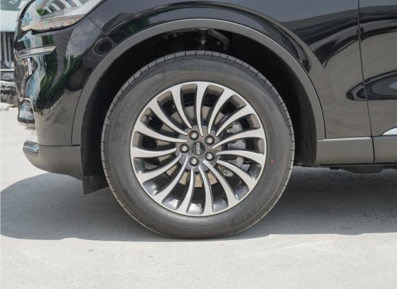 飞行家 2022款 3.0T V6 四驱尊雅版 其他细节类   前轮