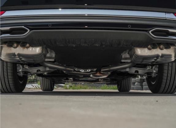 飞行家 2022款 3.0T V6 四驱尊雅版 其他细节类   后悬架