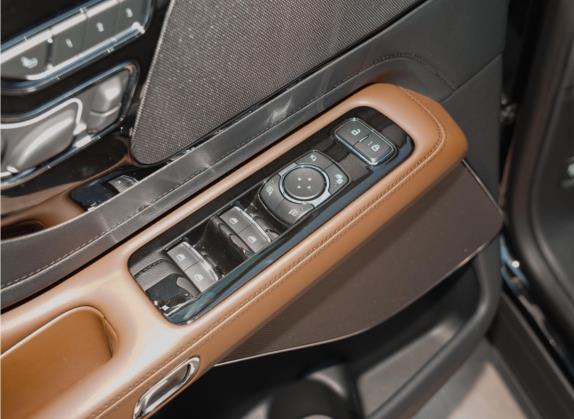 飞行家 2022款 3.0T V6 四驱尊雅版 车厢座椅   门窗控制