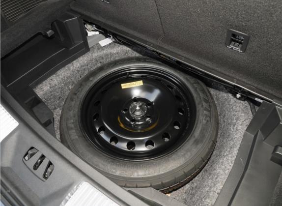 飞行家 2022款 3.0T V6 四驱行政版 其他细节类   备胎