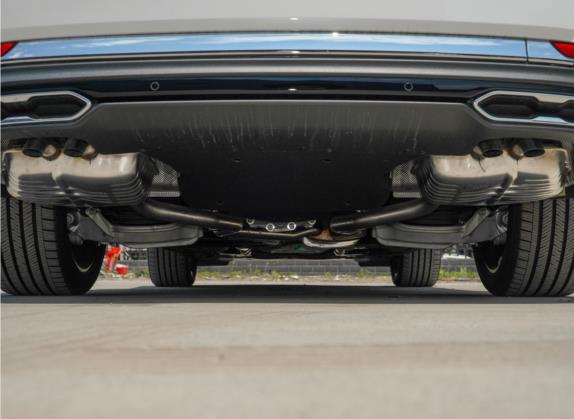 飞行家 2022款 3.0T V6 四驱行政版 其他细节类   后悬架