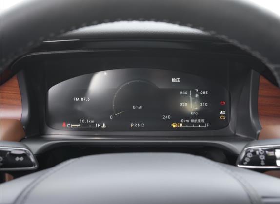 飞行家 2022款 3.0T V6 四驱行政版 中控类   仪表盘