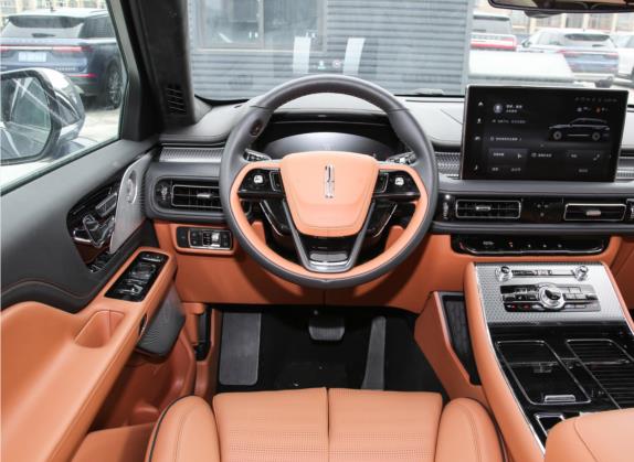 飞行家 2022款 3.0T V6 四驱总统版 中控类   驾驶位