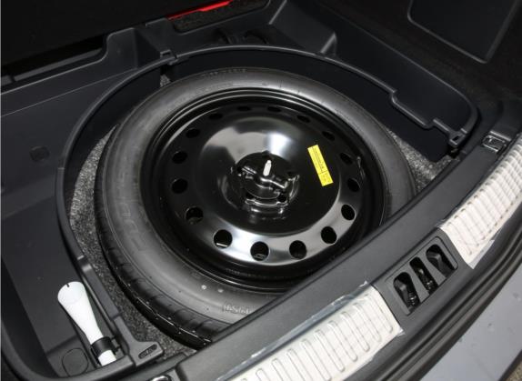航海家 2022款 2.7T 四驱尊雅版 其他细节类   备胎