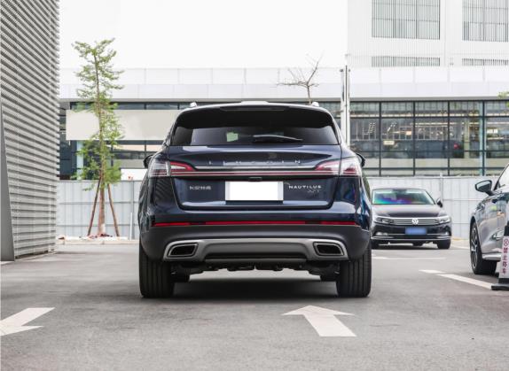 航海家 2022款 2.7T 四驱尊雅版 外观   正后