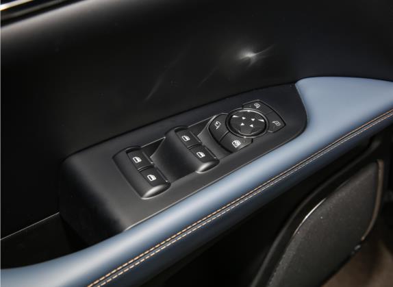 航海家 2022款 2.7T 四驱尊雅版 车厢座椅   门窗控制