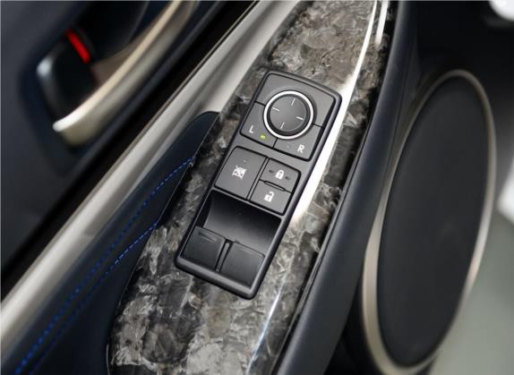 雷克萨斯RC F 2015款 F 5.0L 碳纤维版 车厢座椅   门窗控制