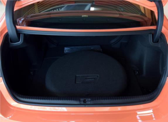 雷克萨斯RC F 2015款 F 5.0L 驭峰版 车厢座椅   后备厢