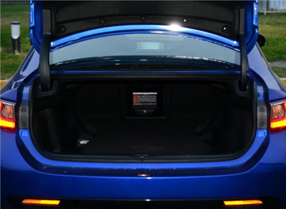 雷克萨斯RC F 2015款 F 5.0L 巅峰版 车厢座椅   后备厢
