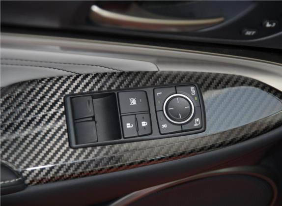 雷克萨斯RC F 2016款 F 5.0L 碳纤维版 车厢座椅   门窗控制