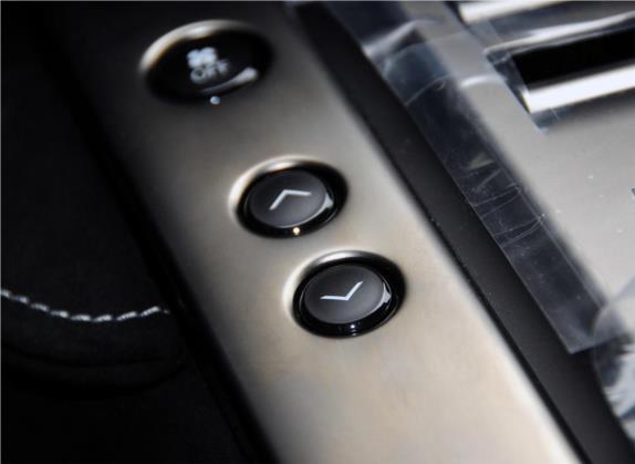 雷克萨斯LFA 2012款 4.8L 标准型 车厢座椅   门窗控制