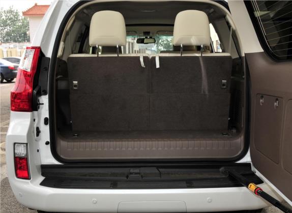 雷克萨斯GX 2012款 400 车厢座椅   后备厢
