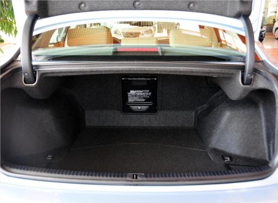 雷克萨斯IS 2011款 250 运动版 车厢座椅   后备厢