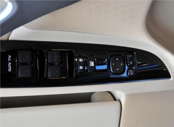 雷克萨斯IS 2011款 250 运动版 车厢座椅   门窗控制