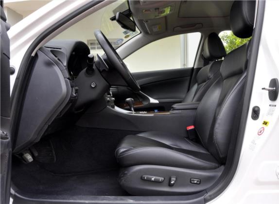 雷克萨斯IS 2011款 250 豪华版 车厢座椅   前排空间