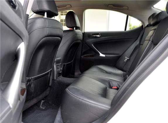 雷克萨斯IS 2011款 250 豪华版 车厢座椅   后排空间