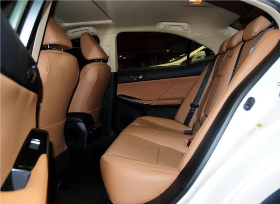 雷克萨斯IS 2013款 250 锋尚版 车厢座椅   后排空间