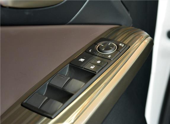 雷克萨斯IS 2017款 300 锋尚版 车厢座椅   门窗控制