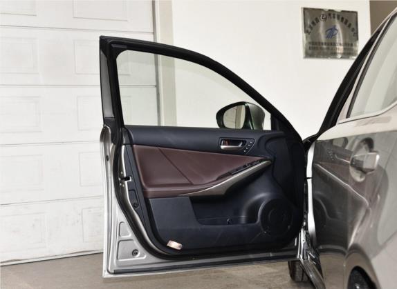 雷克萨斯IS 2017款 300 豪华版 车厢座椅   前门板